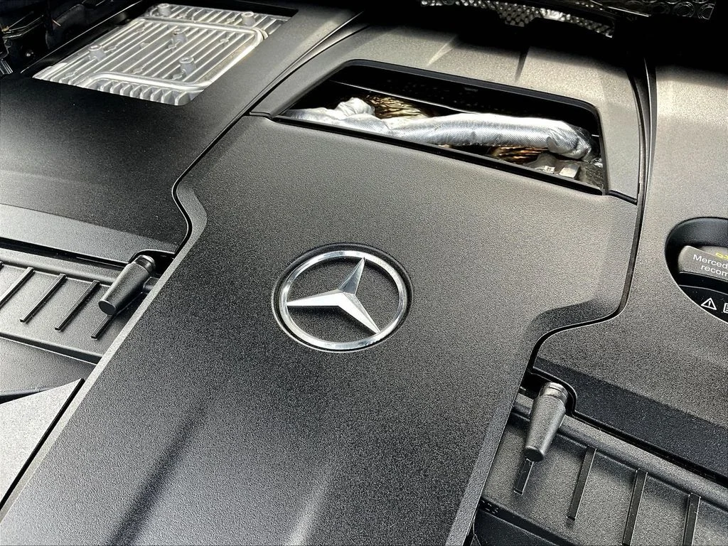 Used 2023 Cirrus Silver Metallic Mercedes-Benz Maybach GLS 600 image 31