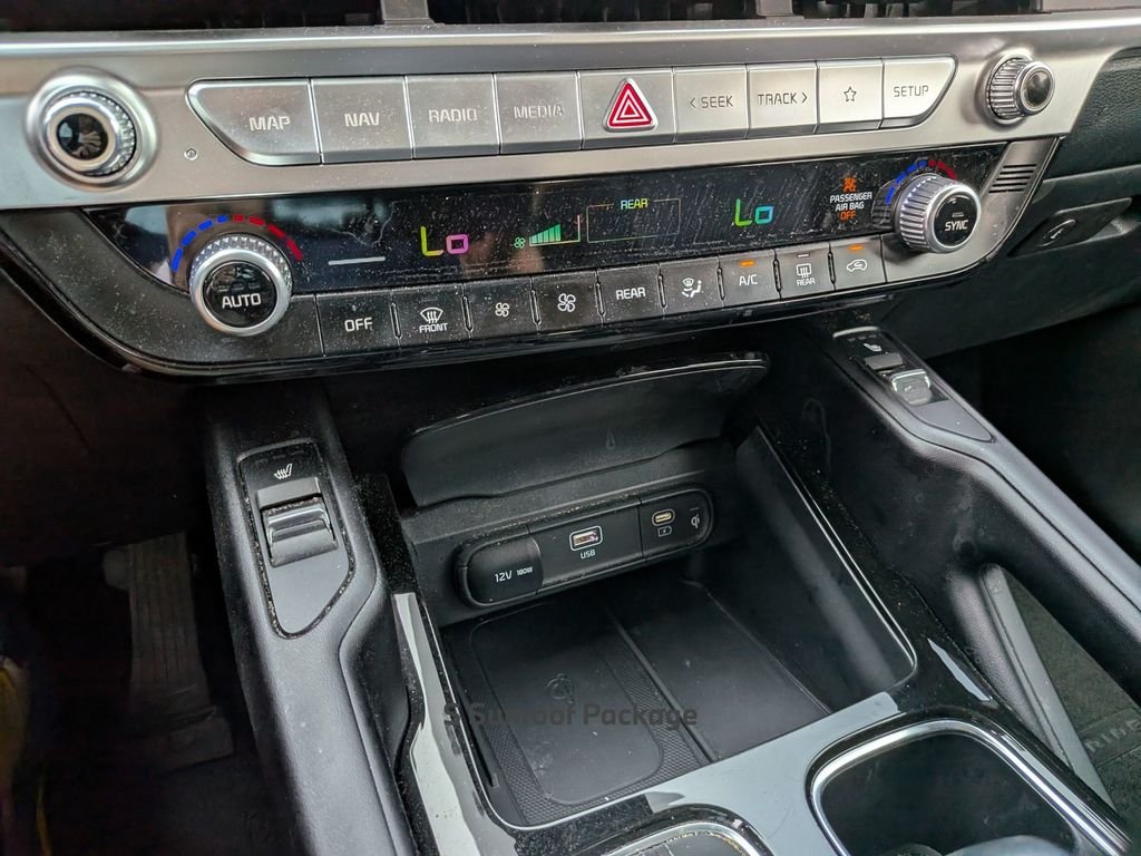 Used 2024 Black Kia S image 20