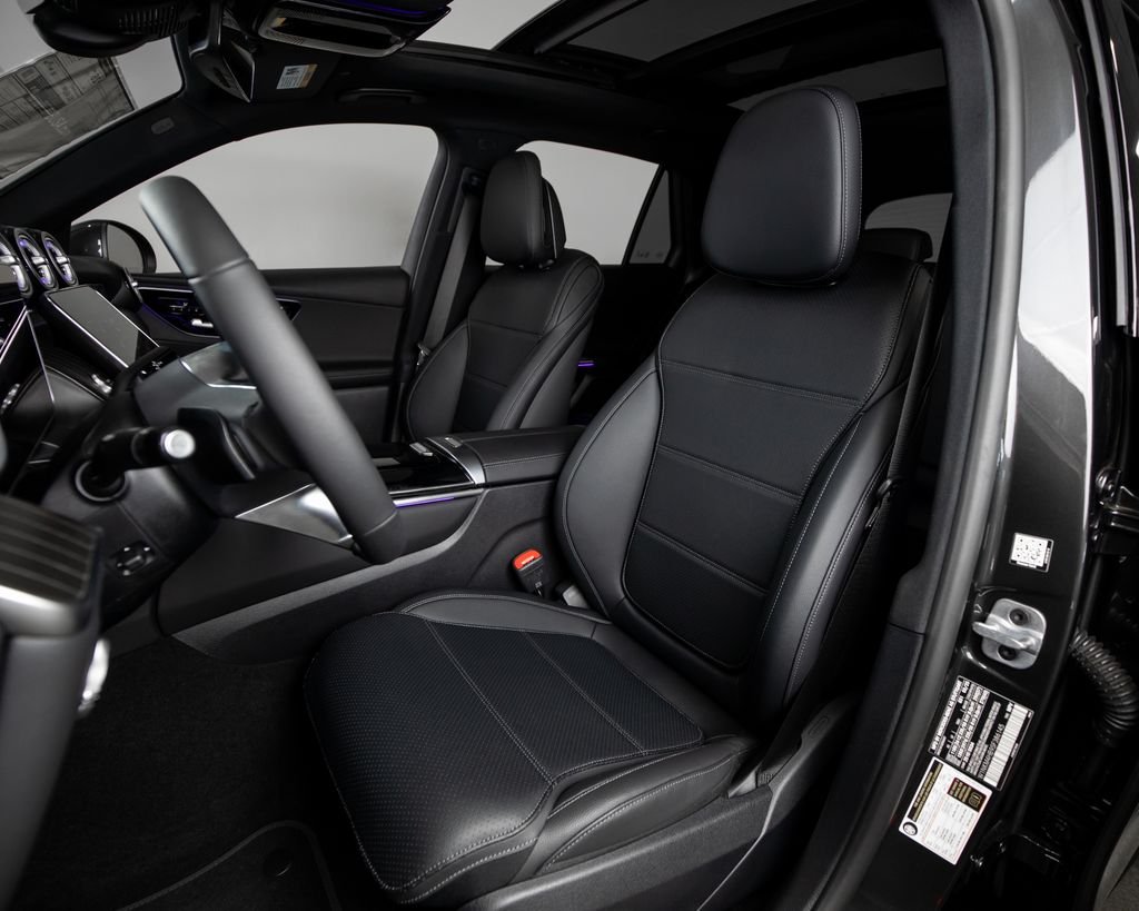 New 2025 Graphite Grey Metallic Mercedes-Benz GLC 300 image 5