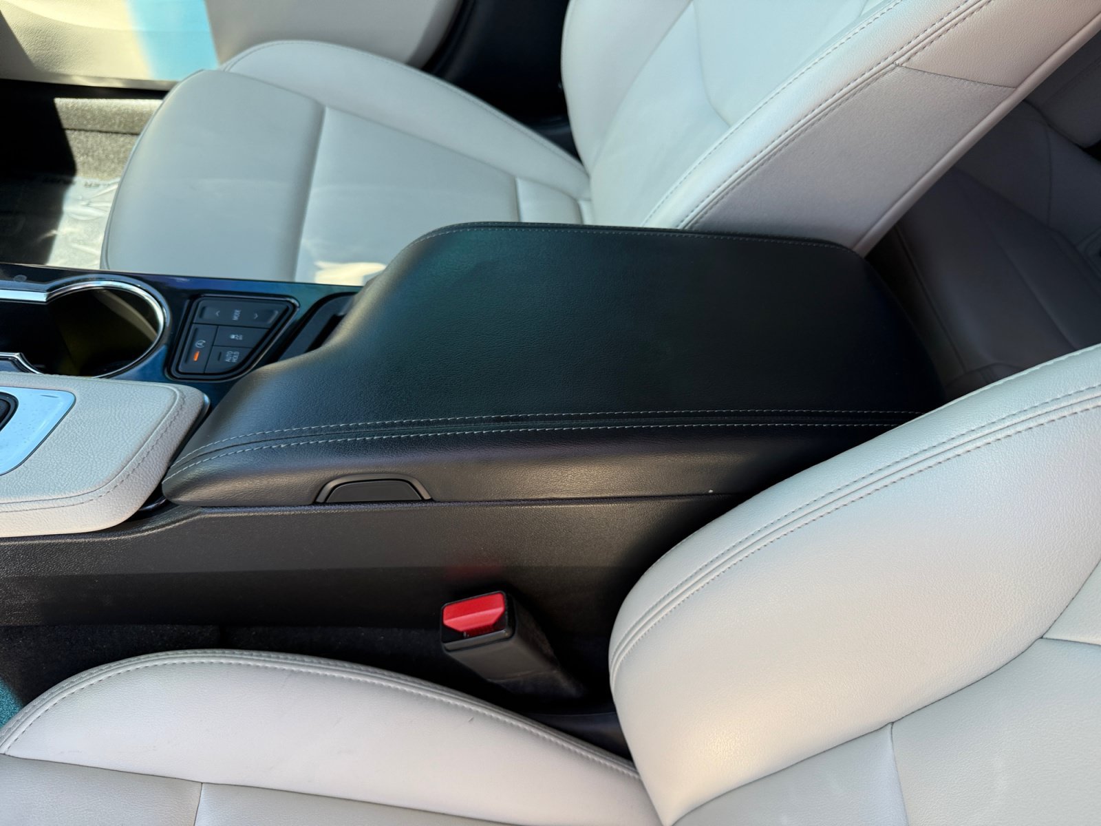 Used 2021 Crystal White Cadillac Luxury image 14