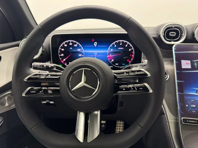 New 2026 MANUFAKTUR Moonlight Whit Mercedes-Benz GLC 300 image 24