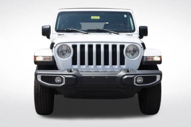 Used 2023 White Jeep Sahara image 4