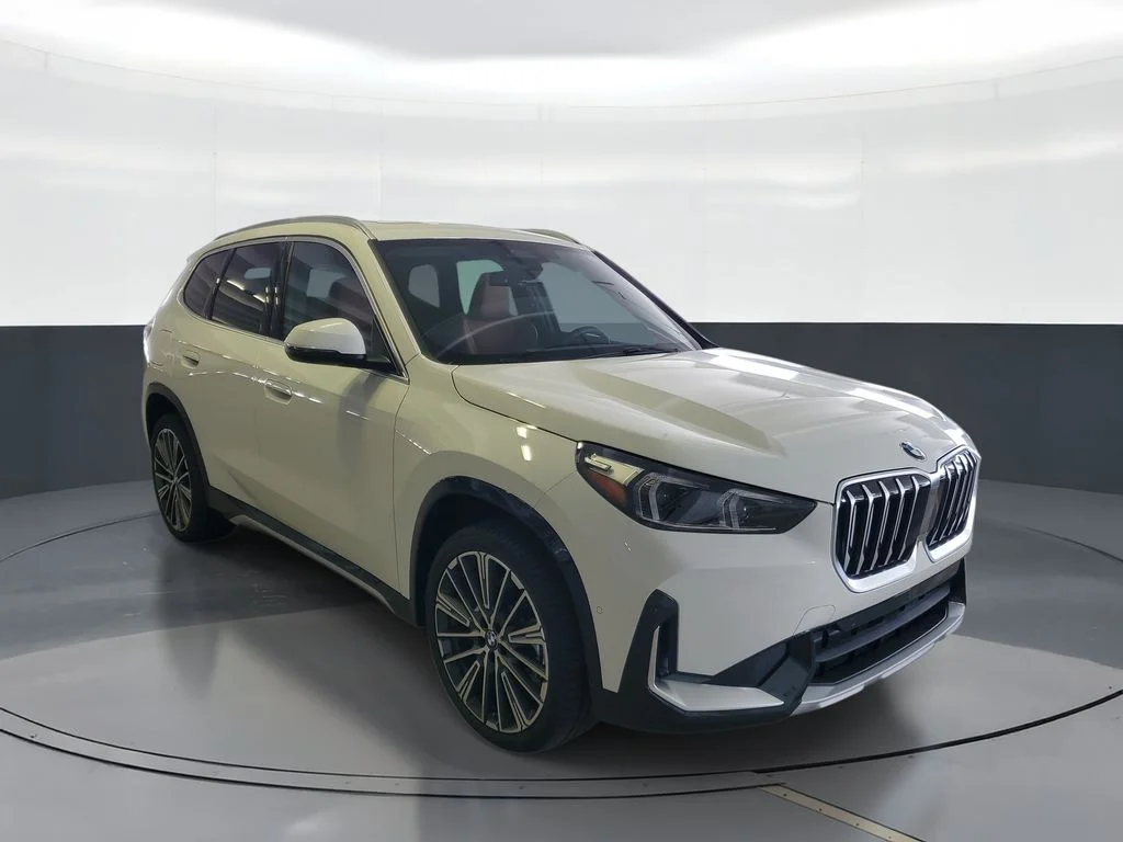 New 2026 Alpine White BMW xDrive28i image 2