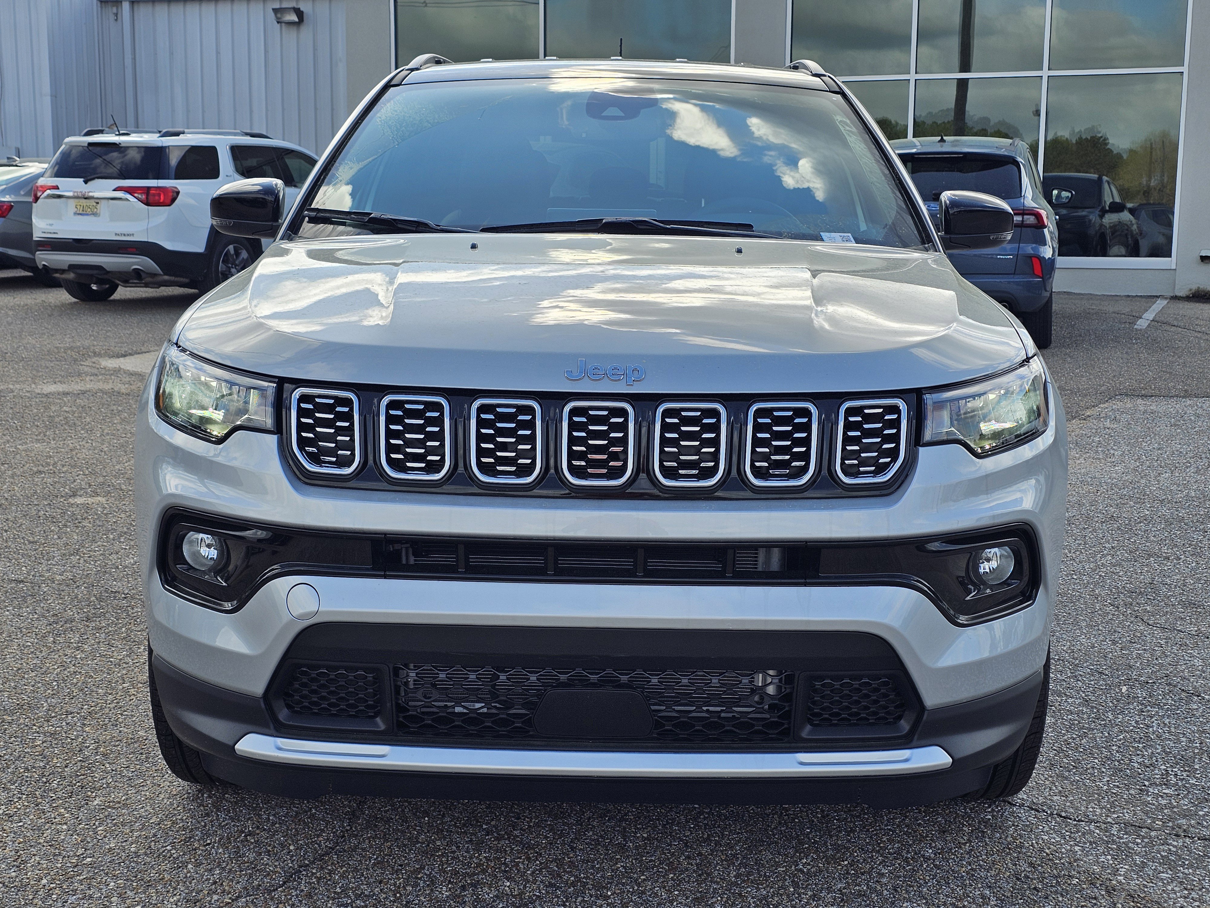 New 2026 Silver Zynith Metallic Clearcoat Jeep Limited image 2