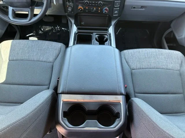 Used 2024 Oxford White Ford XLT image 12