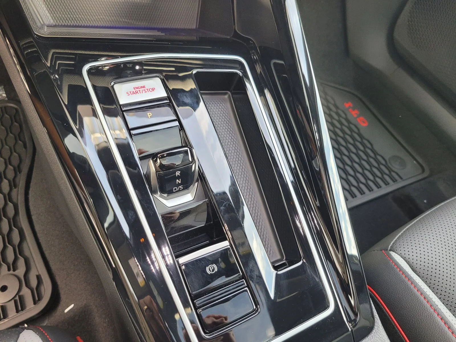 New 2026 Moonstone Gray Volkswagen 2.0T SE image 25