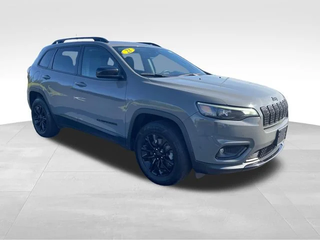 Used 2023 Gray Jeep Altitude Lux 4x4 image 8