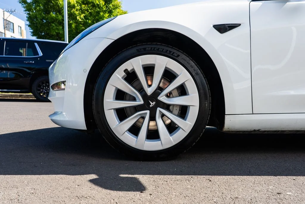 Used 2022 White Tesla Long Range image 7