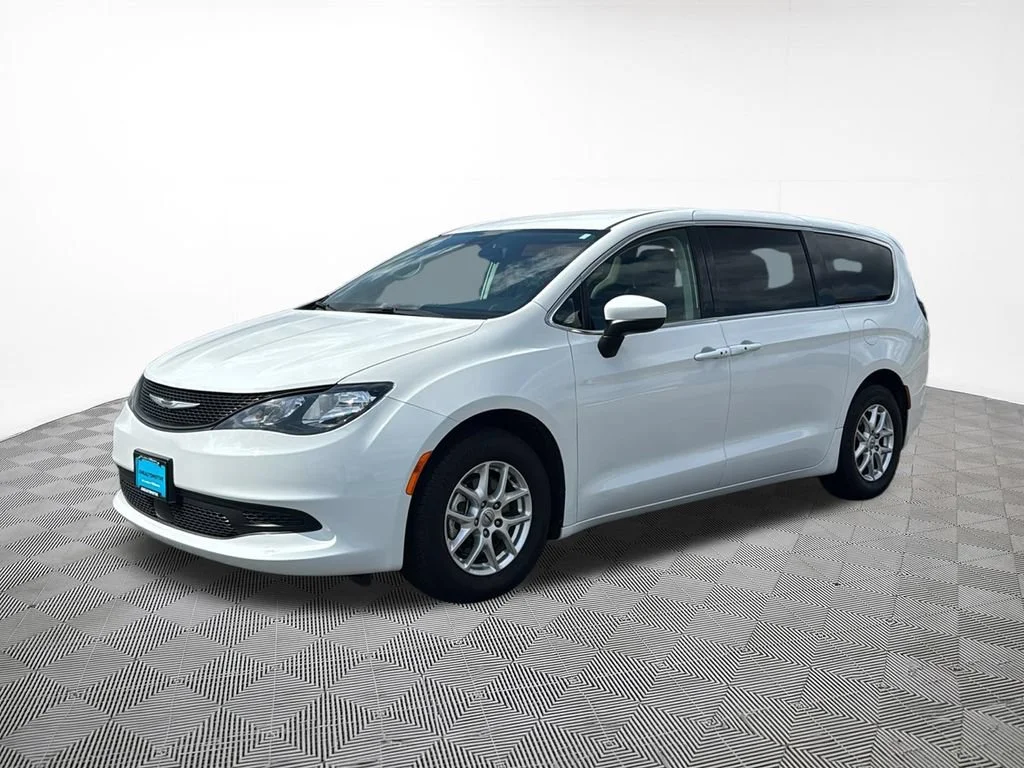 Used 2023 White Chrysler LX image 1