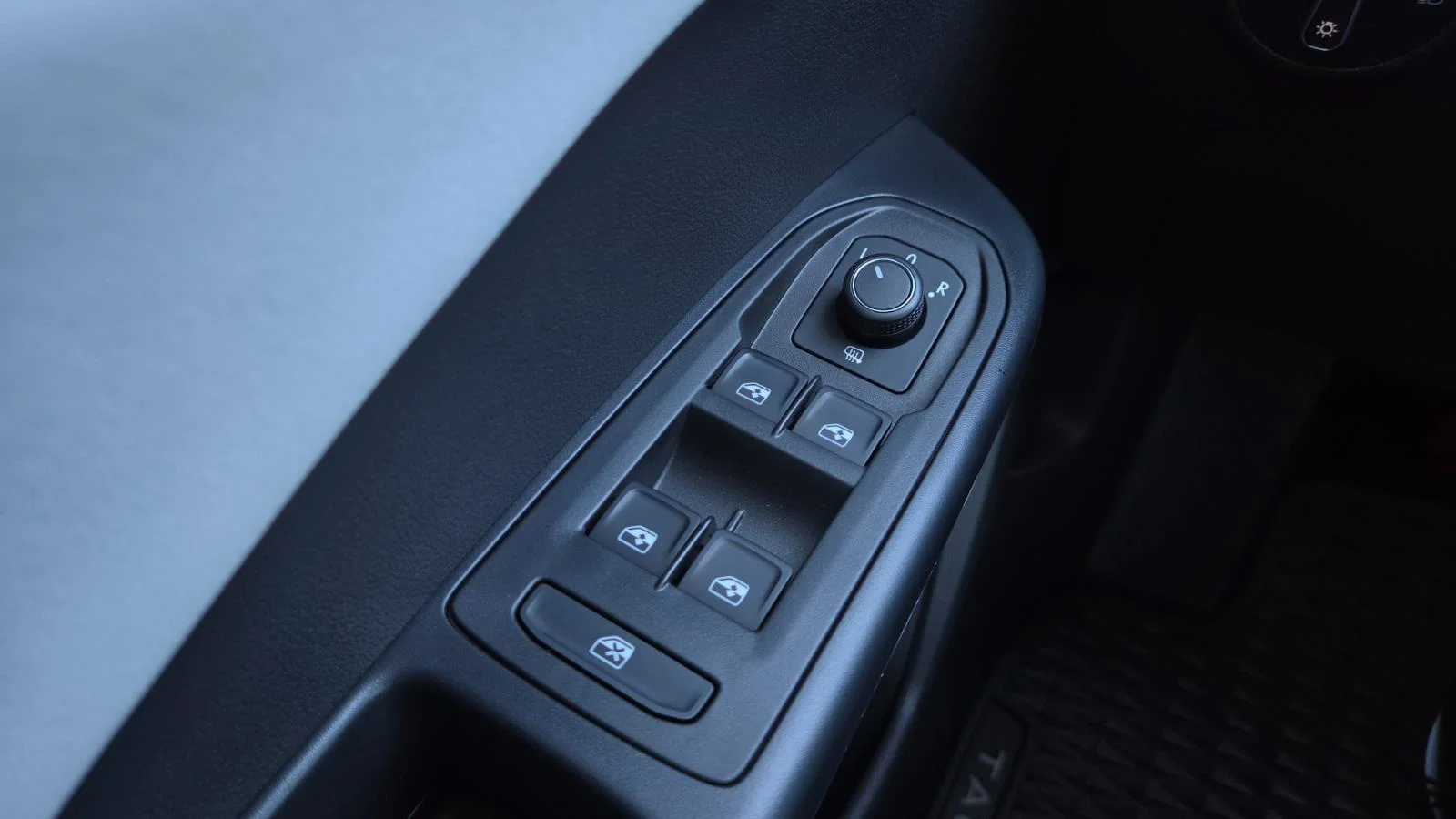 2025 Volkswagen Taos SE - Photo 24
