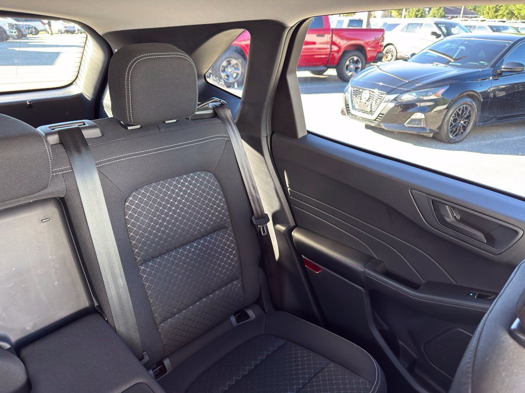 Used 2023 Red Ford Active image 14