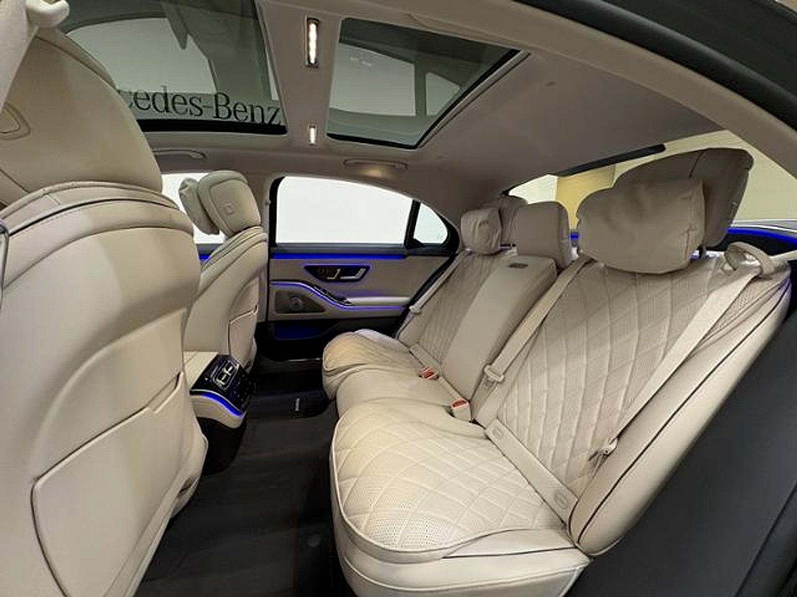 New 2026 Emerald Green Metallic Mercedes-Benz 4MATIC® image 20