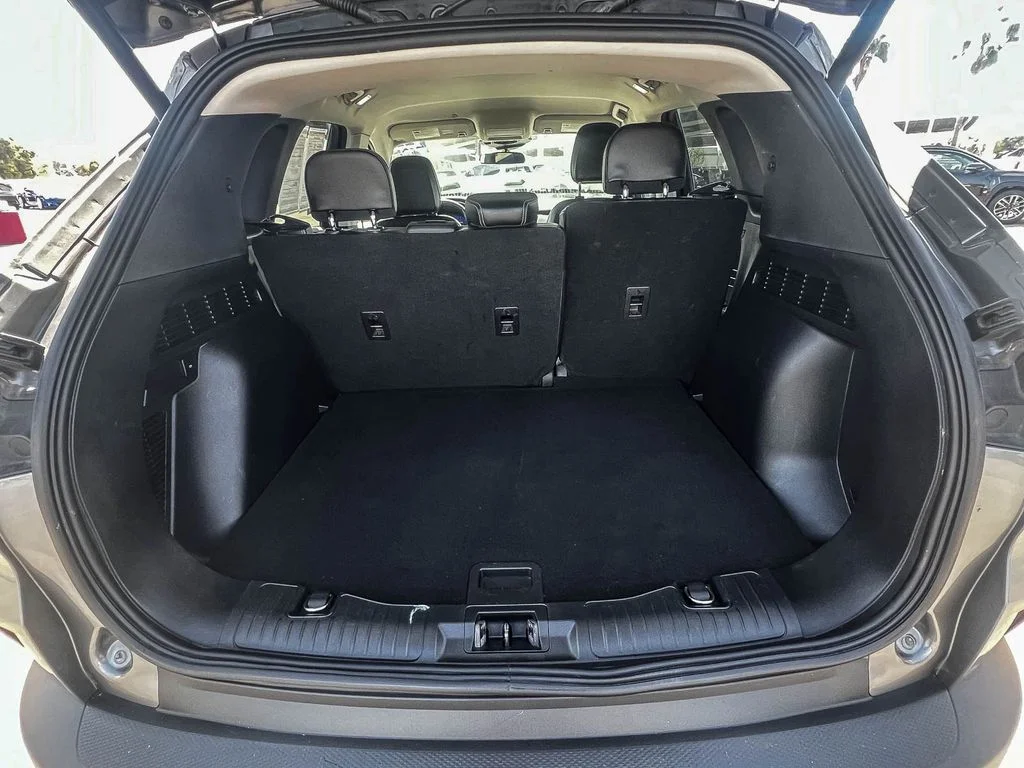 Used 2022 Gray Ford SEL image 26