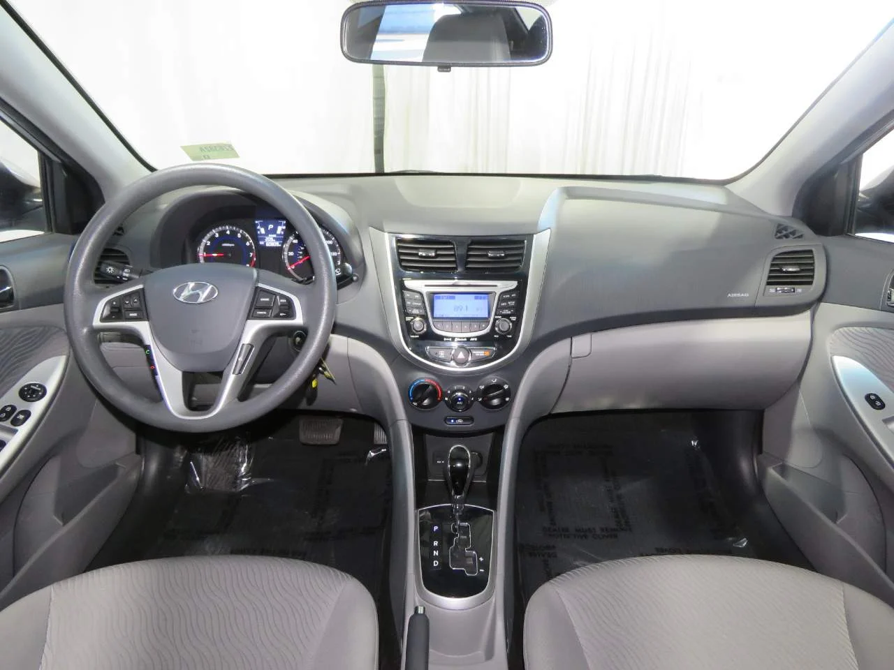 2013 Hyundai Accent GLS - Photo 12