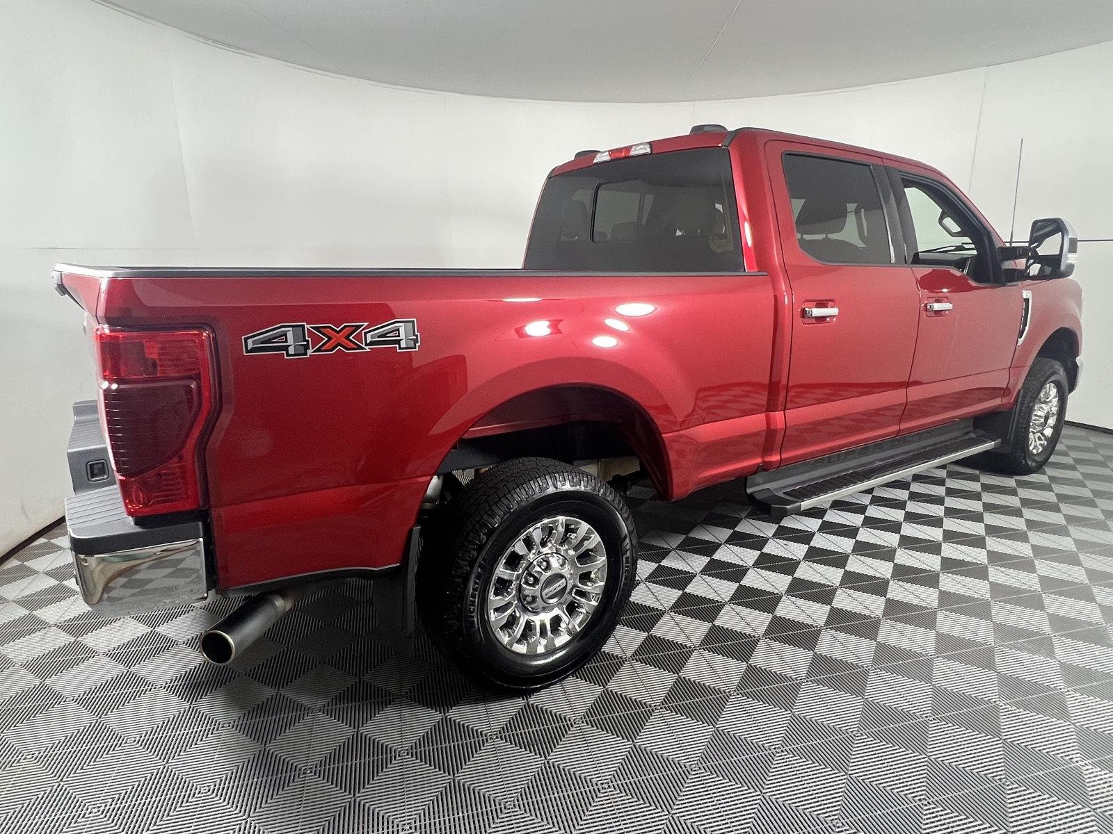 Used 2022 Rapid Red Metallic Tinted Clearcoat Ford XLT image 10