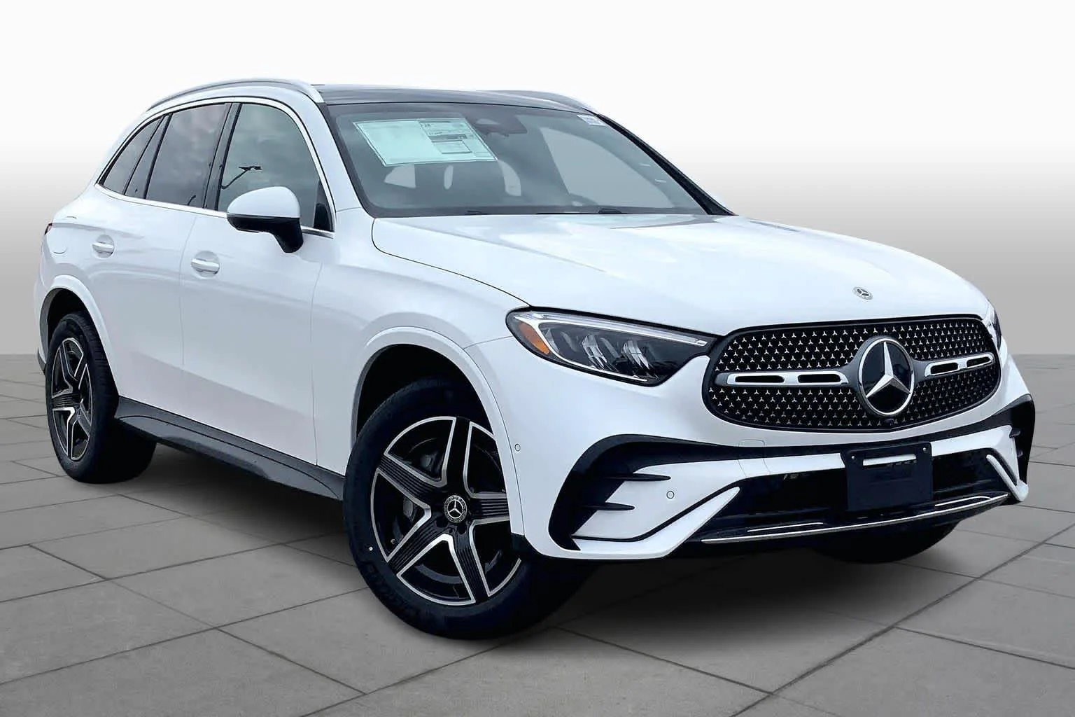 New 2026 MANUFAKTUR Moonlight White Metallic Mercedes-Benz GLC 300 image 2