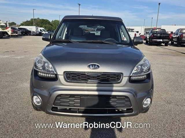 Used 2012 Silver Kia Exclaim image 2