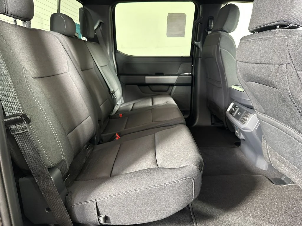 New 2026 Agate Black Metallic Ford XLT image 30
