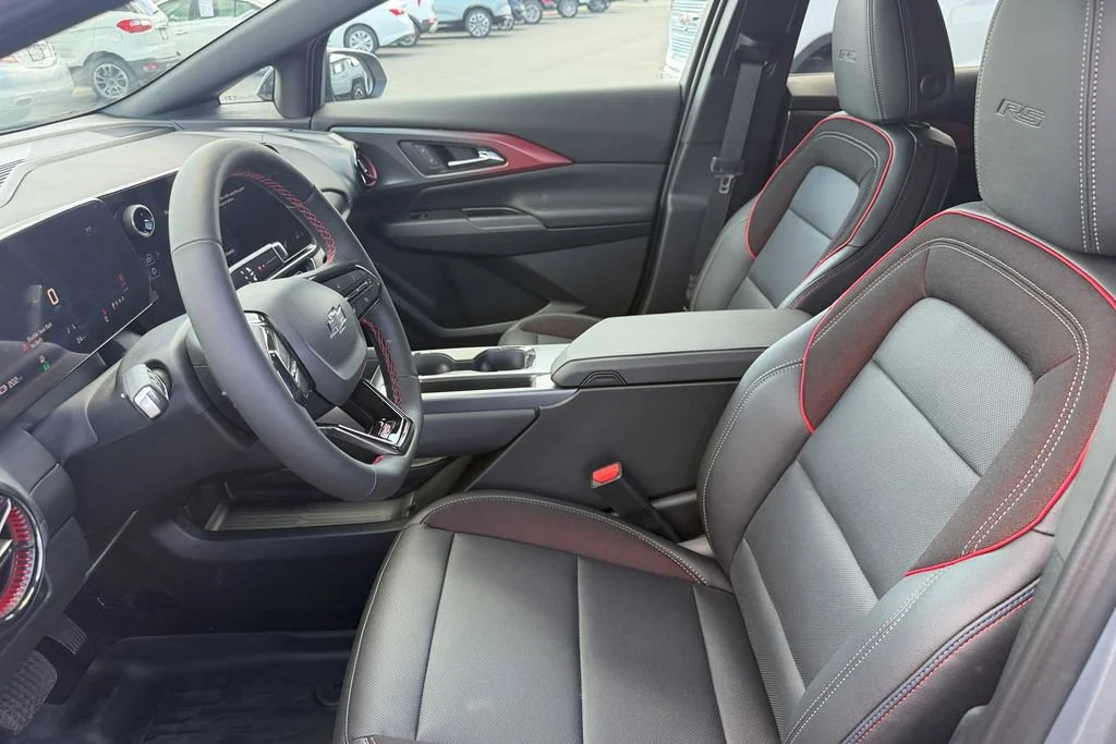2025 Chevrolet Equinox EV RS - Photo 11