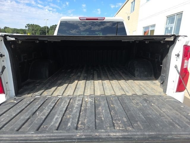 Used 2023 White Chevrolet Custom image 8