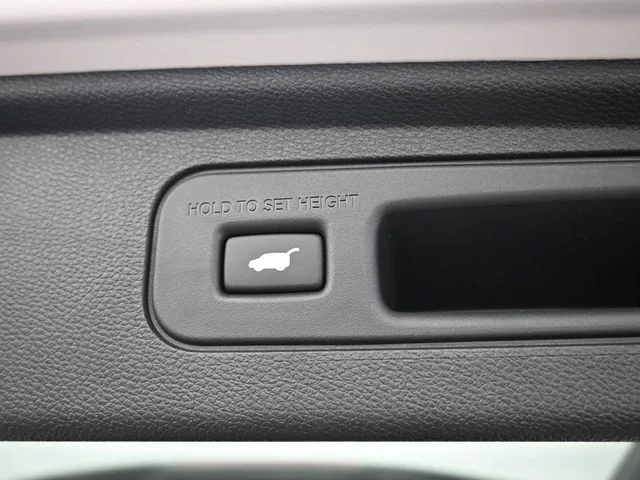 Used 2025 Platinum White Pearl Honda Touring image 42