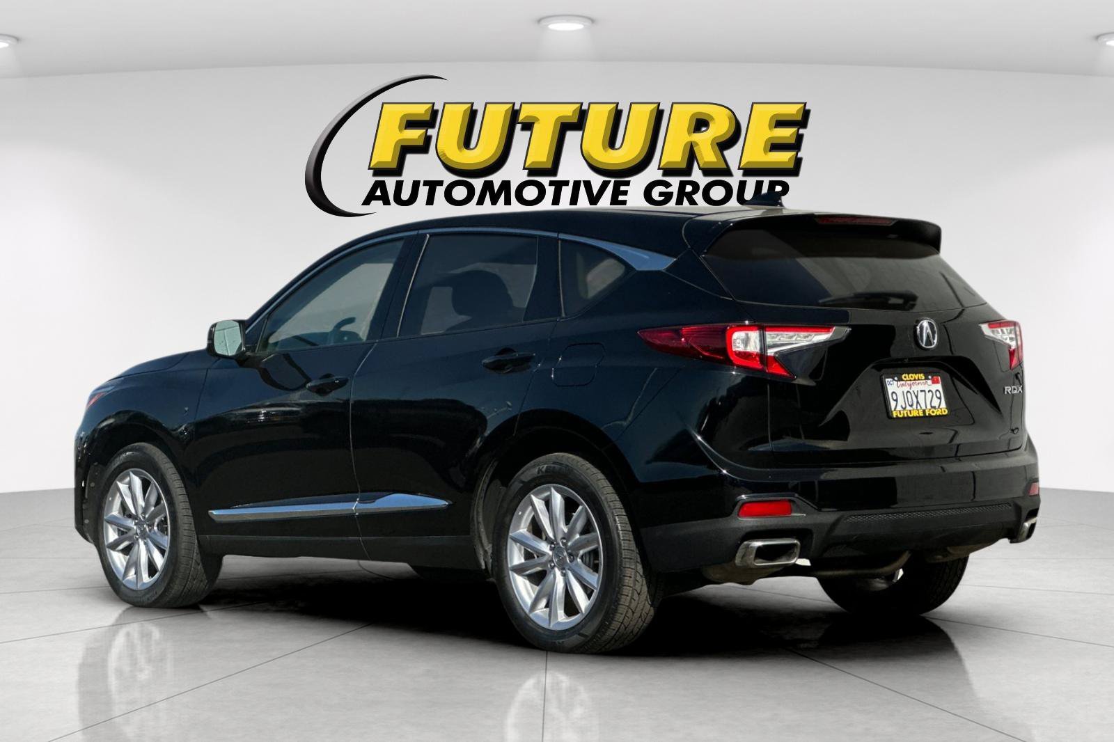 Used 2023  Acura Base image 5
