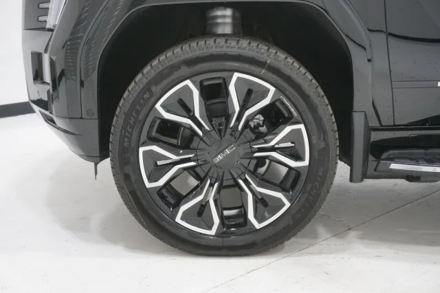 New 2025 Onyx Black GMC Max Range Denali image 19