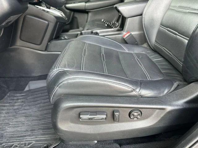Used 2019 Black Honda Touring image 13