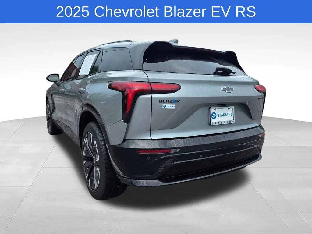 Used 2025 Sterling Gray Metallic Chevrolet RS image 7