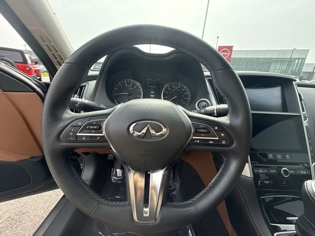 Used 2023 Black INFINITI LUXE image 14