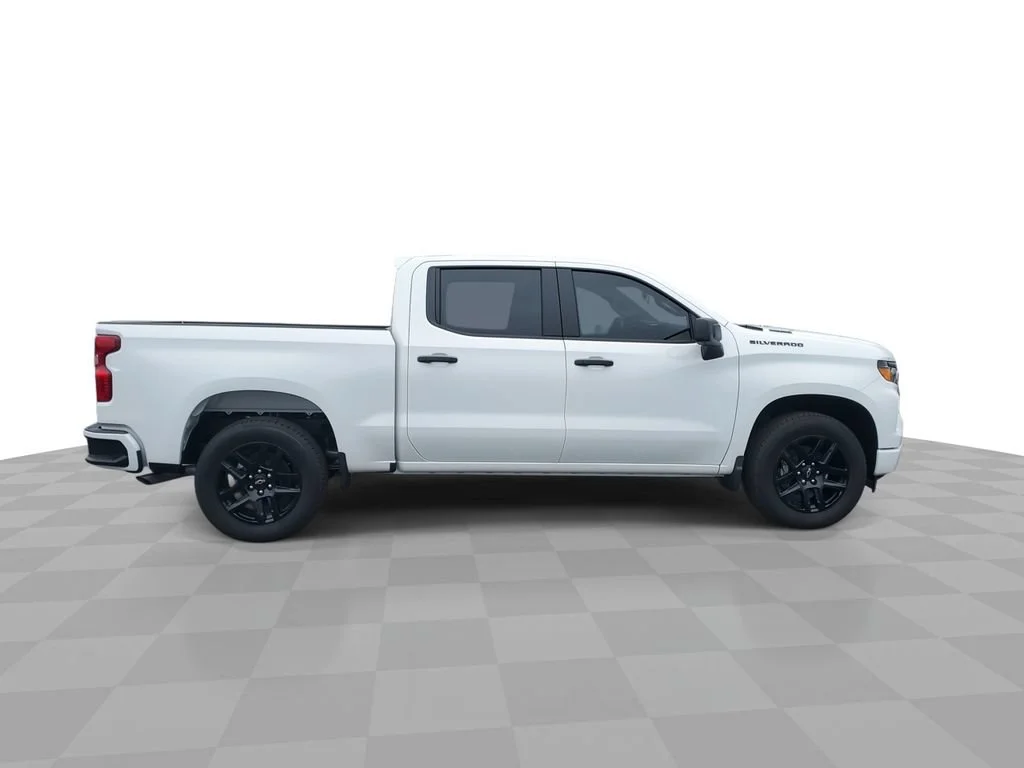 New 2026 Summit White Chevrolet Custom image 9
