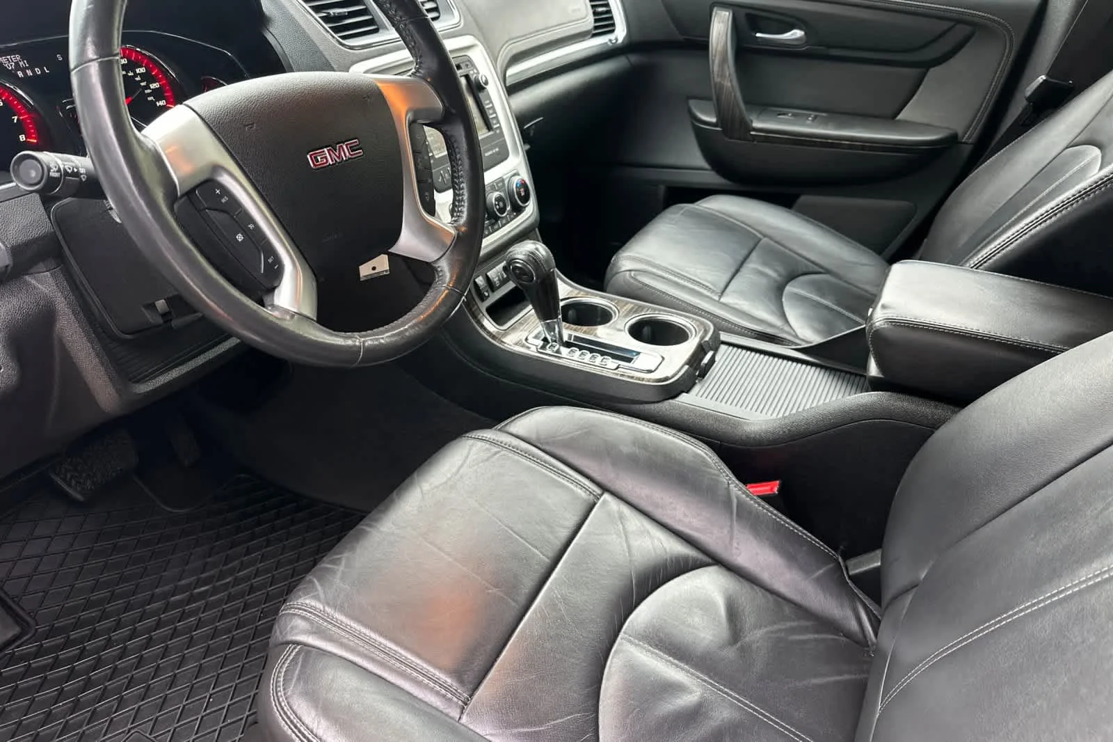 Used 2014 White Diamond Tricoat GMC SLT image 11