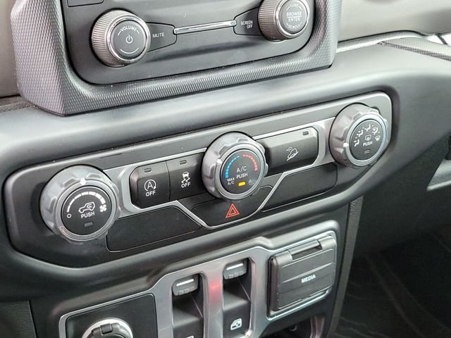 Used 2020 Black Jeep Sport S image 18