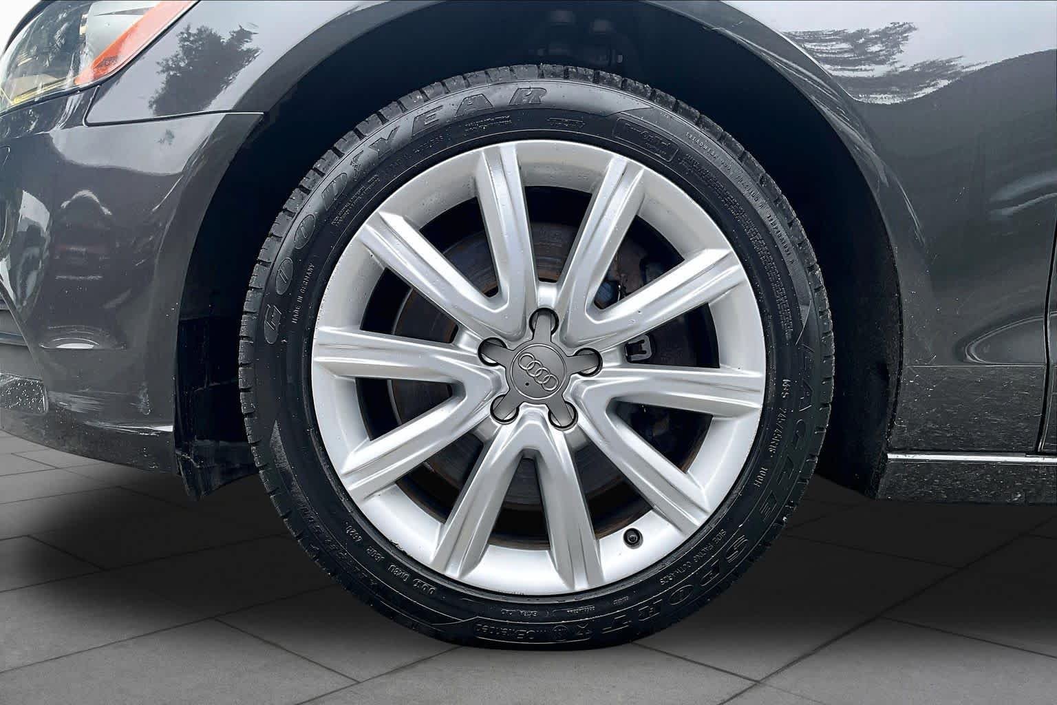 Used 2015 Dakota Gray Metallic Audi 2.0T Premium image 11