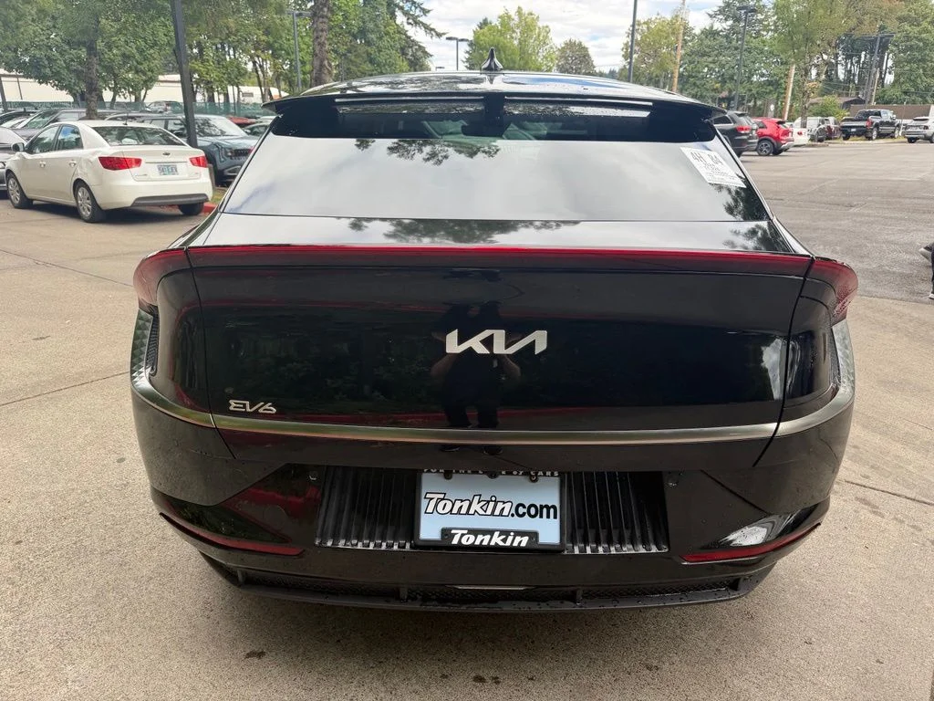 Certified Used 2024 Aurora Black Pearl Kia Wind image 5