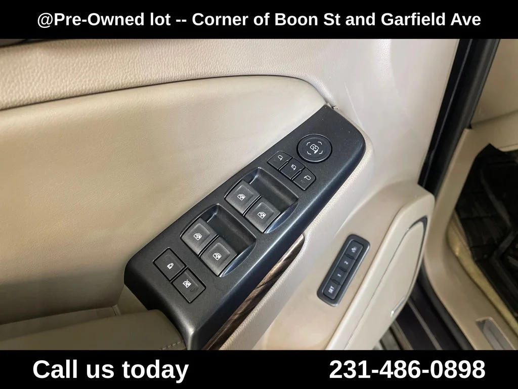 Used 2015 Silver GMC SLT image 16