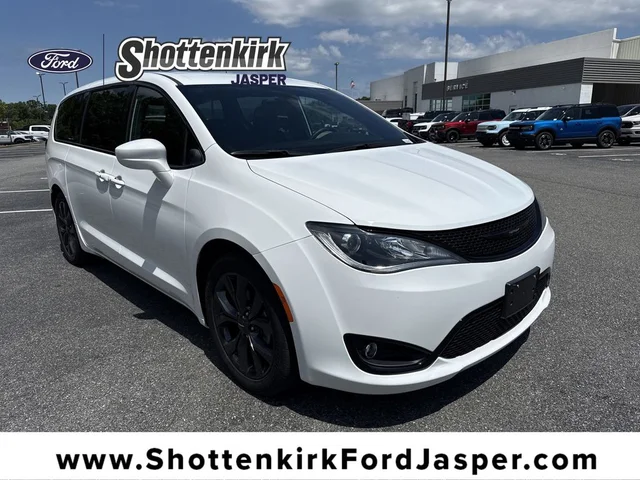 2018 Chrysler Pacifica Touring Plus