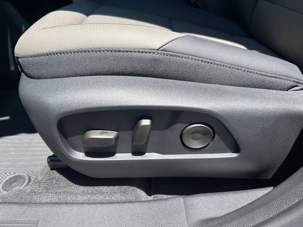 2027 Chevrolet Equinox LT - Photo 16