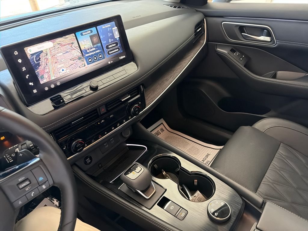 Used 2025 Gray Nissan Platinum image 21