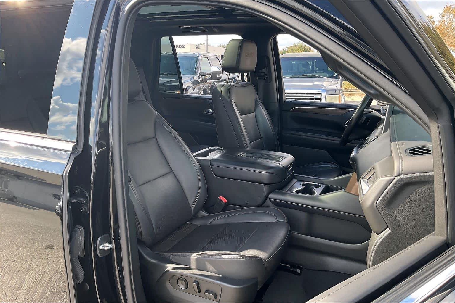 Used 2022 Black Chevrolet High Country image 8