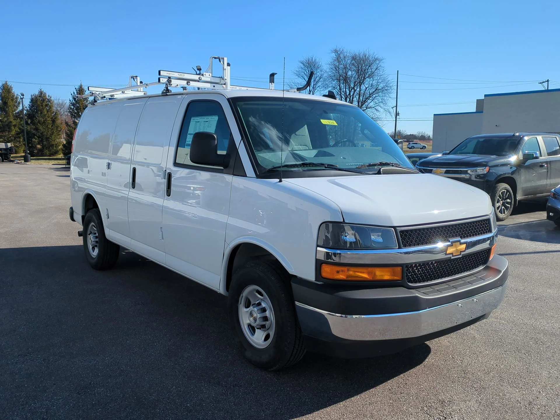 2024 Chevrolet Express Cargo Work Van - Photo 37