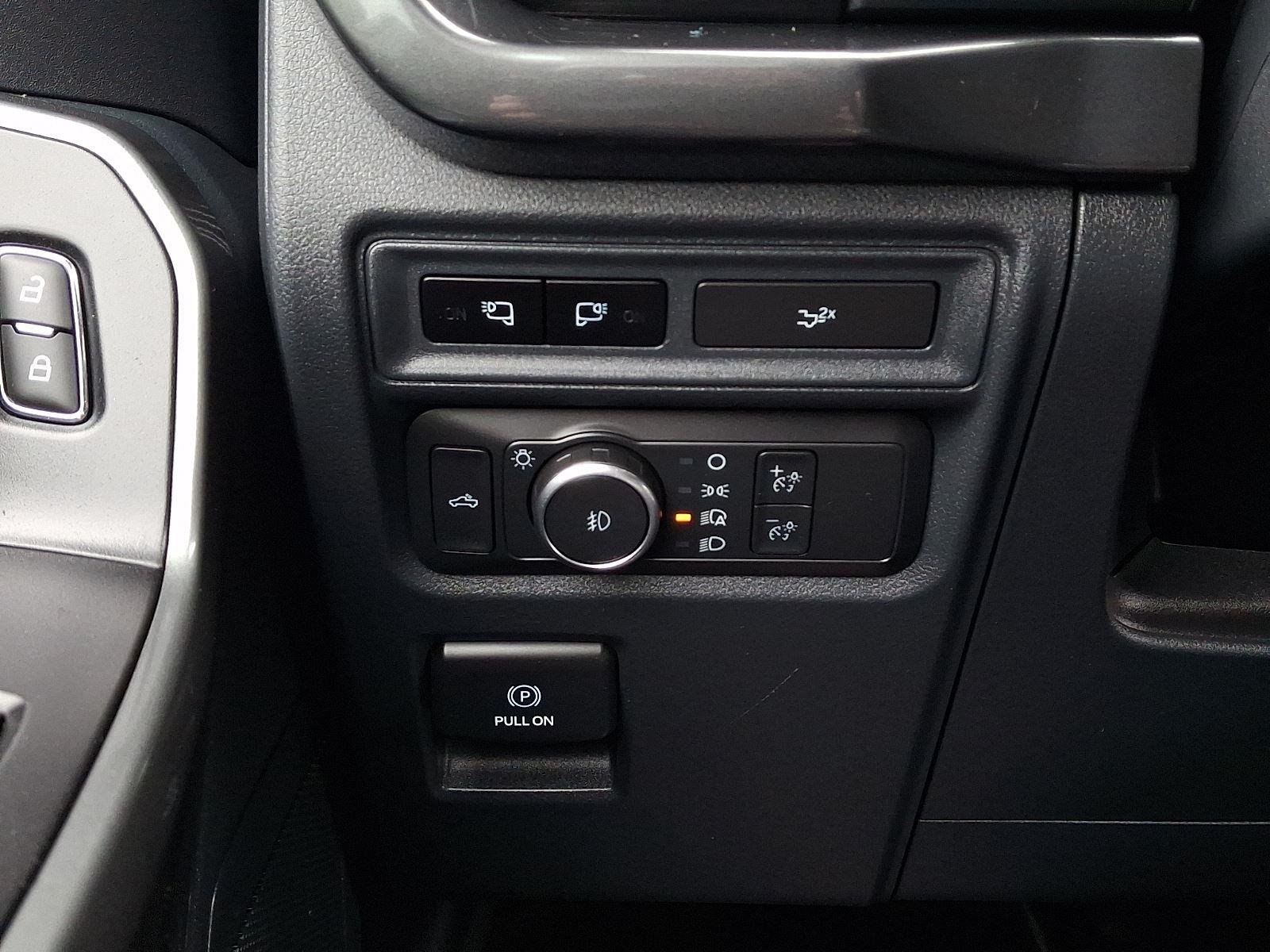Certified Used 2022 Oxford White Ford XLT image 22