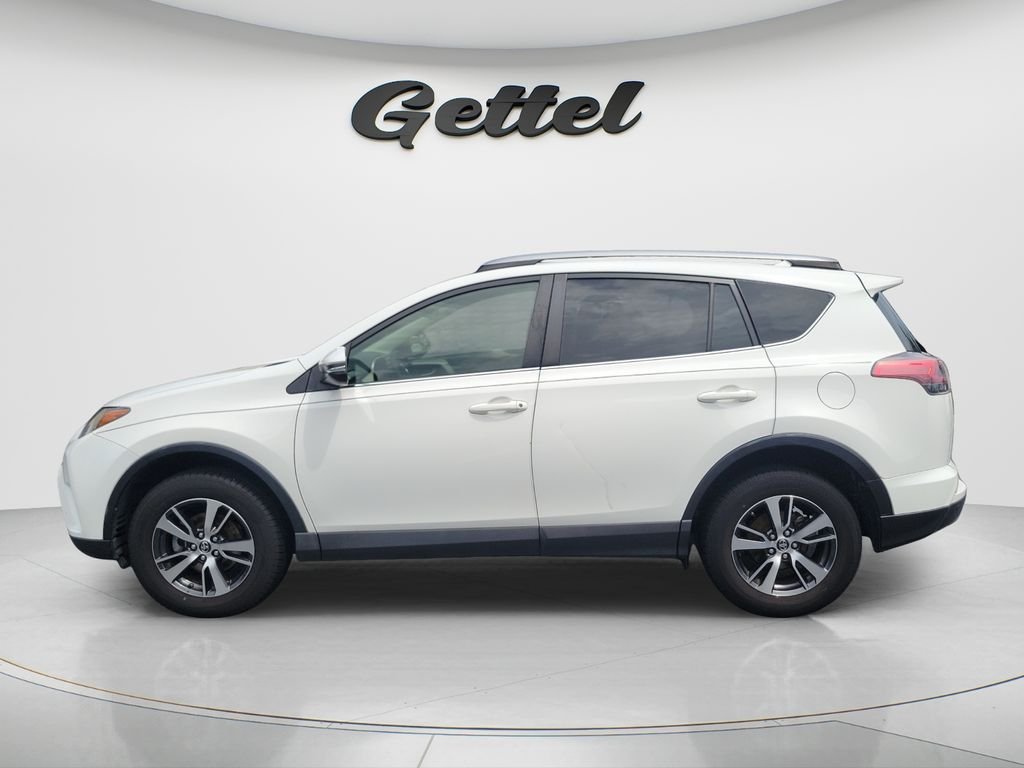 2017 Toyota RAV4 XLE - Photo 8