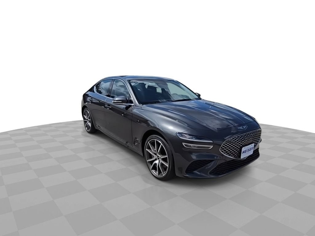 2025 GENESIS G70 Standard - Photo 2