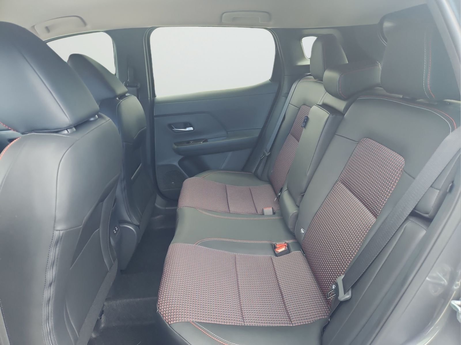 New 2026 Gray Nissan SR image 23