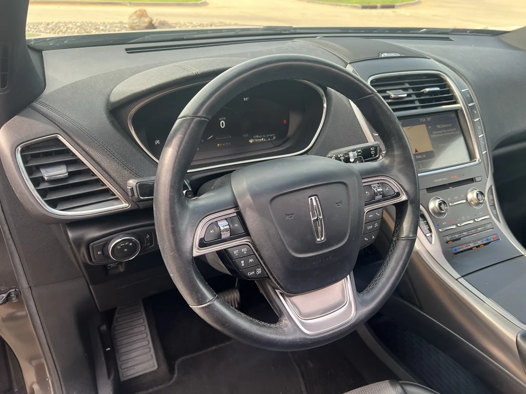 Used 2019 Magnetic Gray Metallic Lincoln Reserve image 12