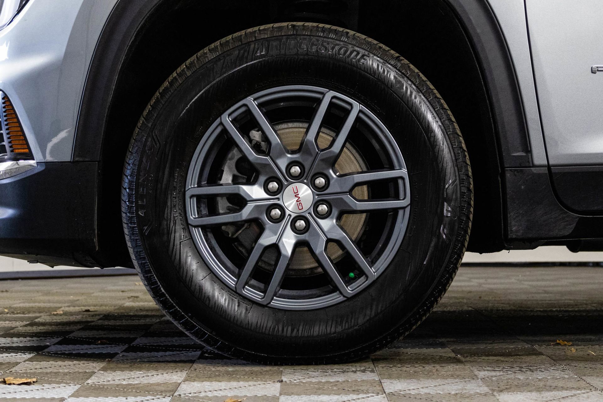 2025 GMC ACADIA - Image 43