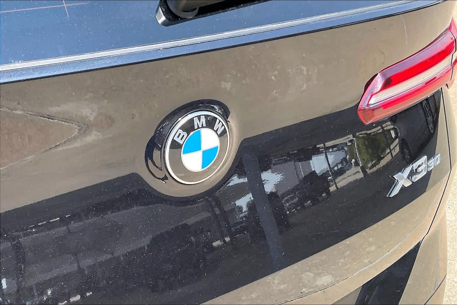 Used 2026 Black Sapphire Metallic BMW 30 xDrive image 30