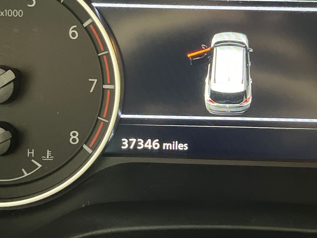 Used 2023 White Nissan SL image 18
