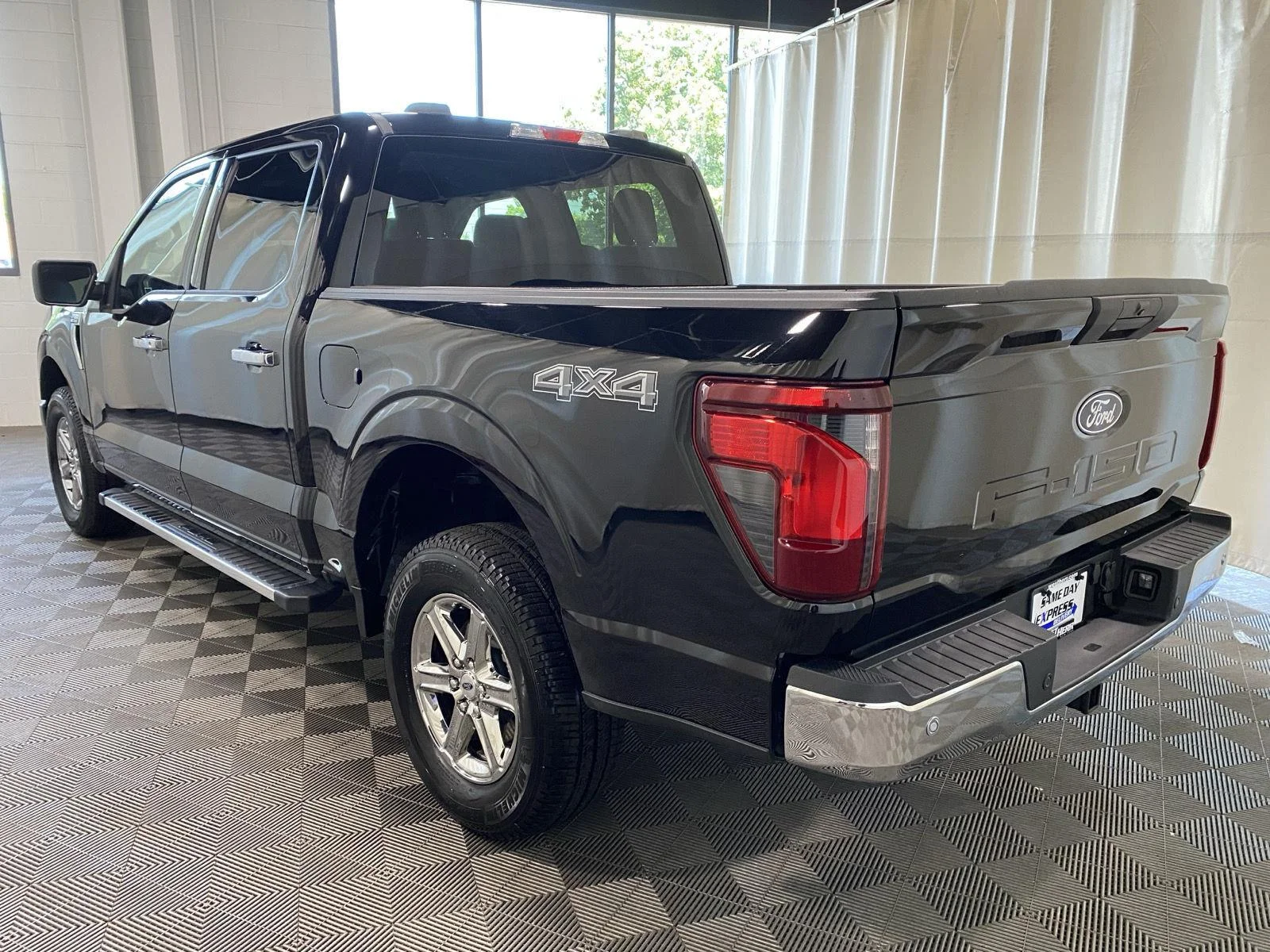Used 2025 Agate Black Ford XLT image 10